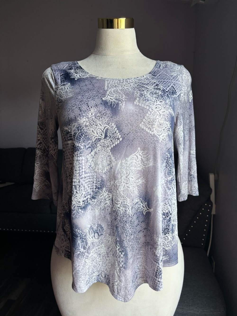 Rue Juju Women's Gray Lace-Pattern Scoop Neck Long Sleeve Tee